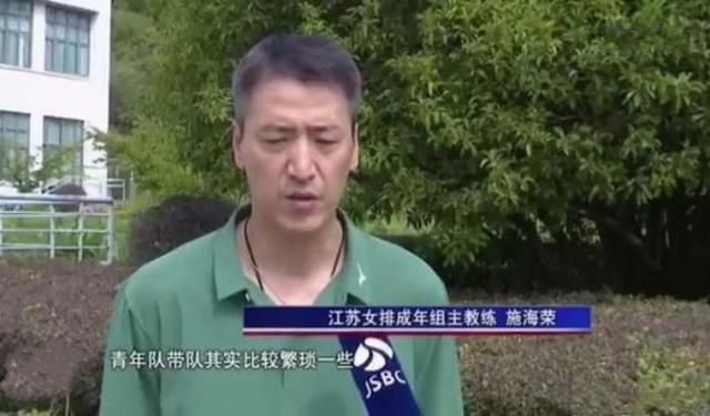 “曼联大约有3亿英镑的球员是价不符实的，也许曼联球迷会说他们还过得去。